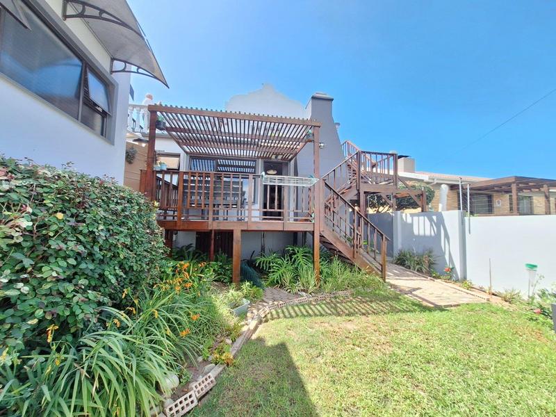 4 Bedroom Property for Sale in Fraaiuitsig Western Cape